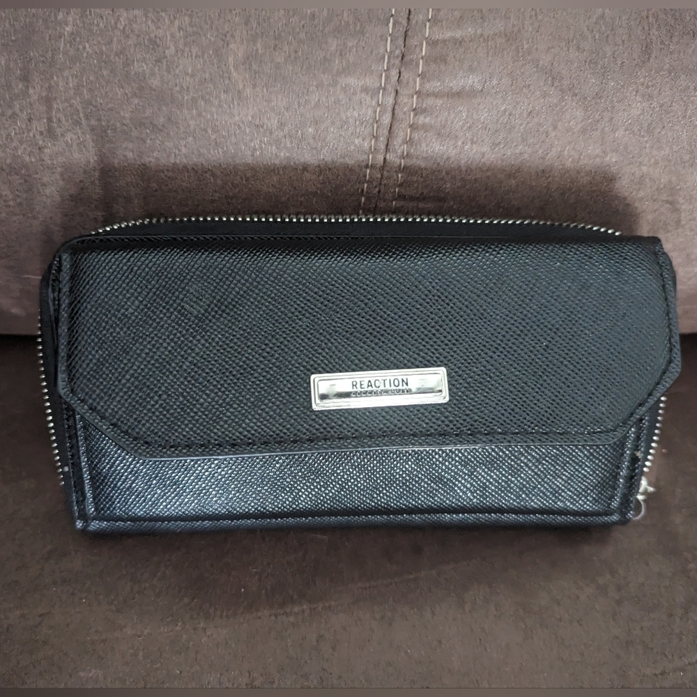 Kenneth Cole Black Reaction wallet
